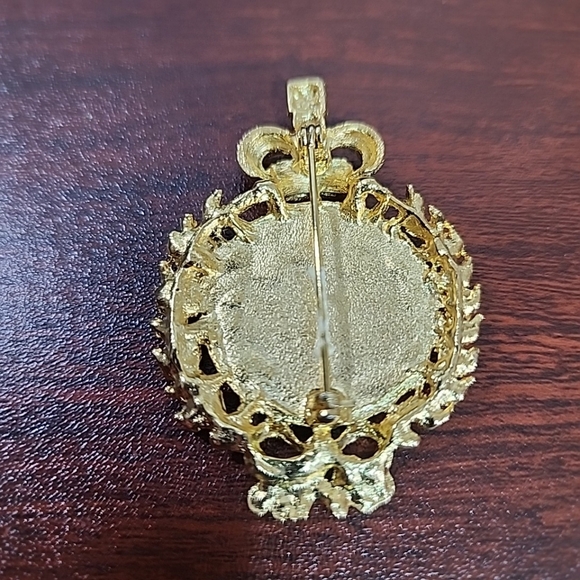 Vintage  brooch pin anchor gold tone with red enamel - Picture 3 of 4